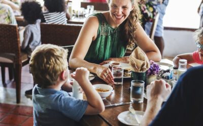 Mangiare fuori con i bambini: idee per rendere il pranzo una festa per tutta la famiglia
